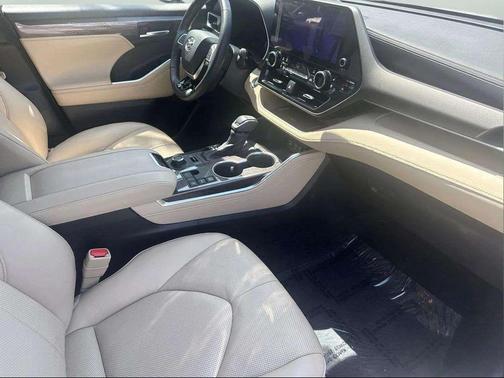 Wind Chill Pearl 2023 Toyota Highlander Limited