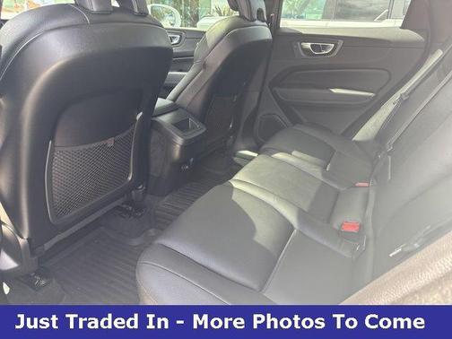 2020 Volvo XC60 T5 Momentum