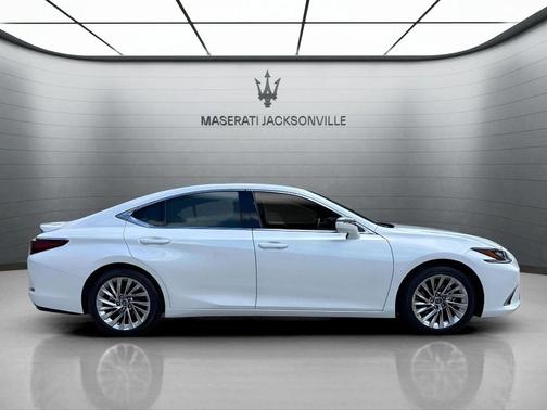 2022 Lexus ES 350 Ultra Luxury