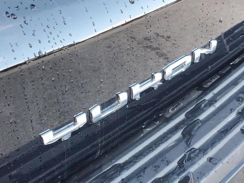 Onyx Black 2025 GMC Yukon XL Denali