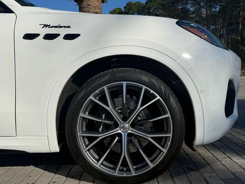 2026 Maserati Grecale Modena