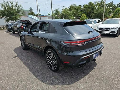 2023 Porsche Macan Base