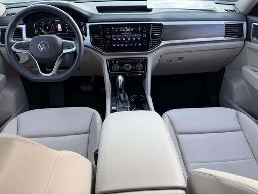 2022 Volkswagen Atlas 3.6L SE w/Technology