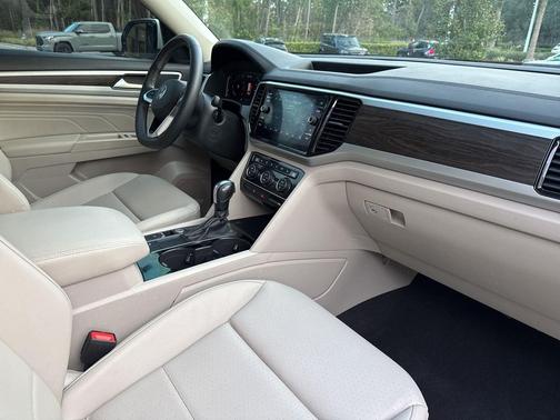 2022 Volkswagen Atlas 3.6L SE w/Technology