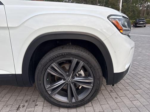 2022 Volkswagen Atlas 3.6L SE w/Technology