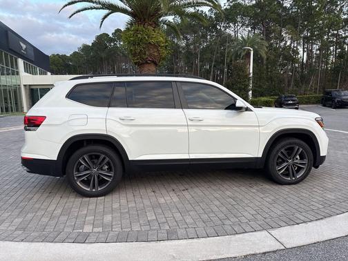 2022 Volkswagen Atlas 3.6L SE w/Technology