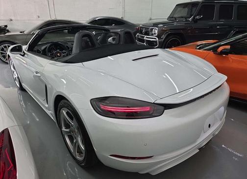 2022 Porsche 718 Boxster T