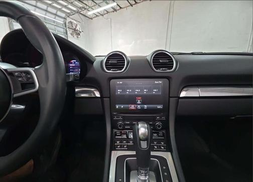 2022 Porsche 718 Boxster T