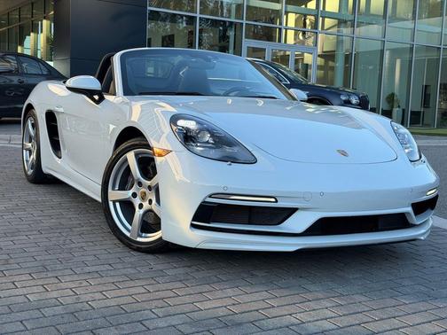 2022 Porsche 718 Boxster T