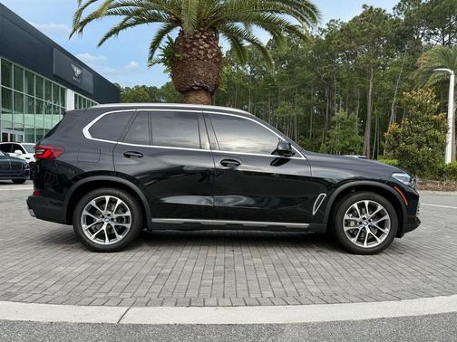 Black Sapphire Metallic 2022 BMW X5 xDrive40i