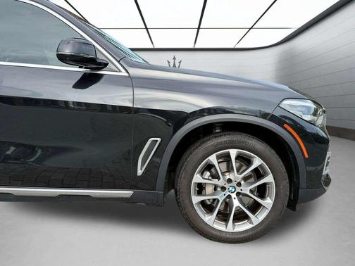 Black Sapphire Metallic 2022 BMW X5 xDrive40i