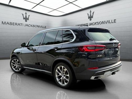 Black Sapphire Metallic 2022 BMW X5 xDrive40i