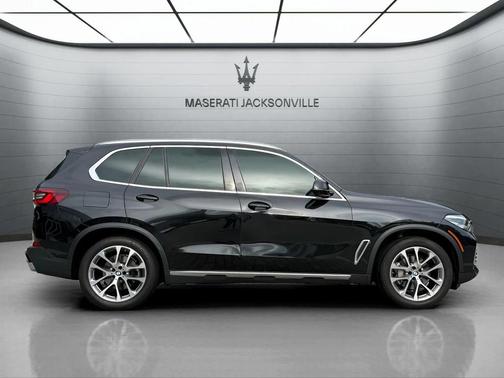 Black Sapphire Metallic 2022 BMW X5 xDrive40i