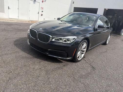 Black Sapphire Metallic 2019 BMW 750 I