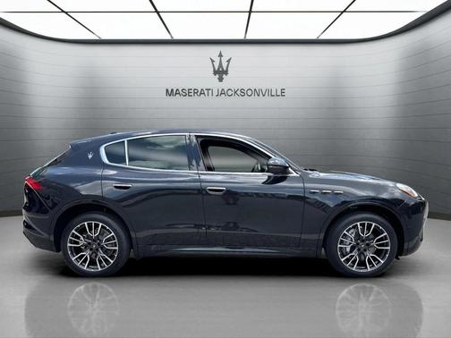 2025 Maserati Grecale 