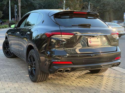 2022 Maserati Levante Modena