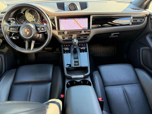 2024 Porsche Macan Base (PDK)