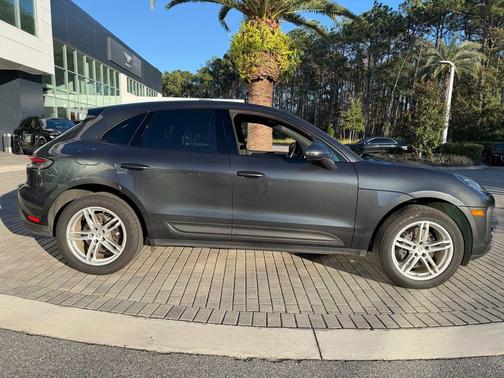 2024 Porsche Macan Base (PDK)