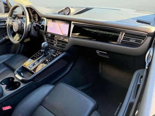 2024 Porsche Macan 