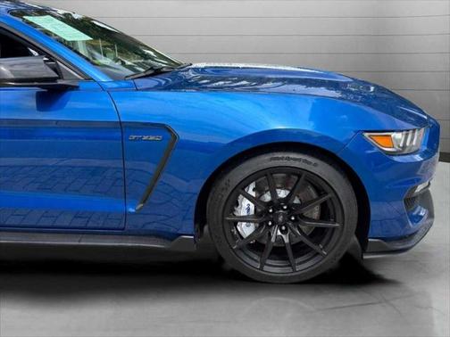 2017 Ford Shelby GT350 Base