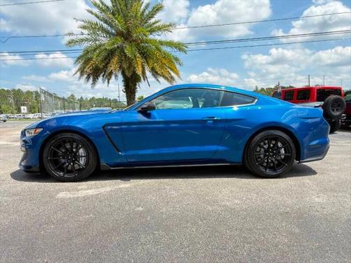 2017 Ford Shelby GT350 Base