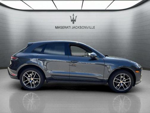 2023 Porsche Macan Base