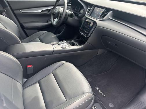 2024 INFINITI QX50 LUXE