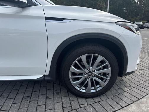 2024 INFINITI QX50 LUXE