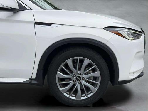 2024 INFINITI QX50 LUXE