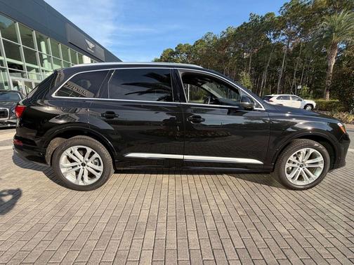 2025 Audi Q7 55 Premium Plus