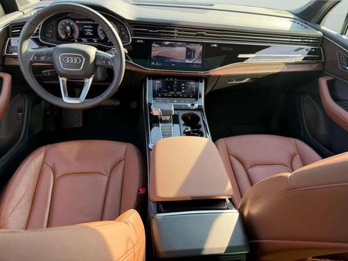 2025 Audi Q7 55 Premium Plus