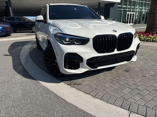 2022 BMW X5 M50i