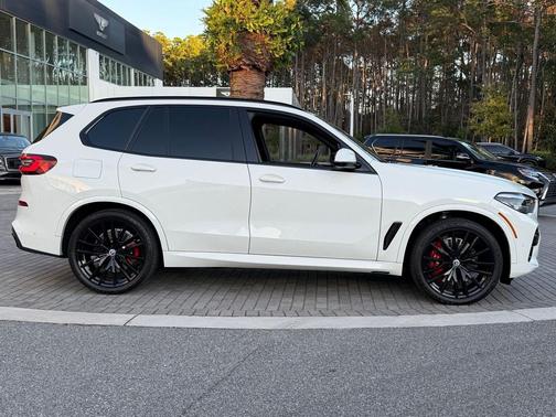 2022 BMW X5 M50i