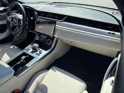 2022 Jaguar XF R-Dynamic SE P300 AWD Automatic