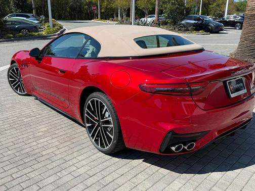 2026 Maserati GranCabrio Trofeo