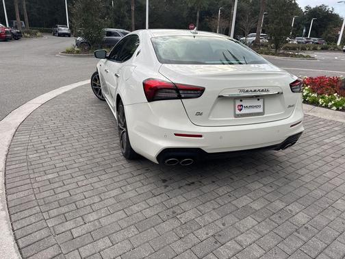 2022 Maserati Ghibli Modena Q4