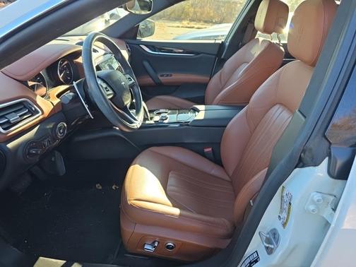 2022 Maserati Ghibli Modena Q4