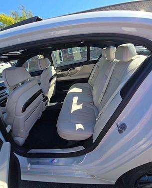 2022 BMW 750 i xDrive