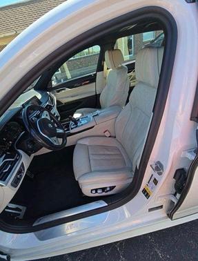 2022 BMW 750 i xDrive