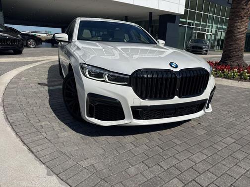 2022 BMW 750 i xDrive