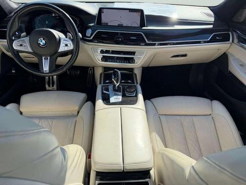 2022 BMW 750 i xDrive
