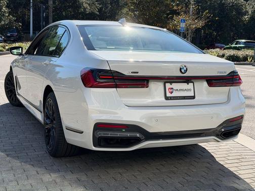 2022 BMW 750 i xDrive
