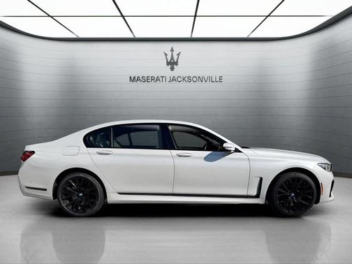 2022 BMW 750 i xDrive