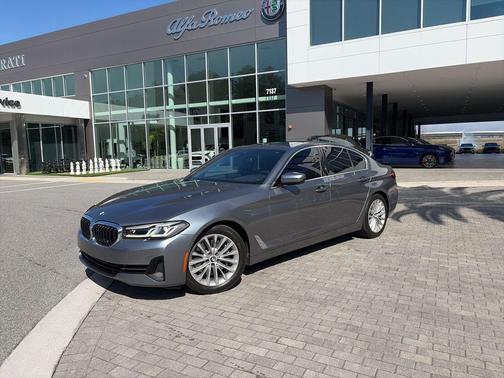 2021 BMW 530 530i