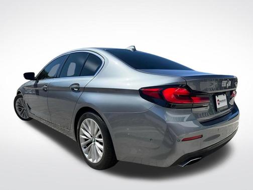 2021 BMW 530 530i