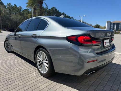 2021 BMW 530 530i