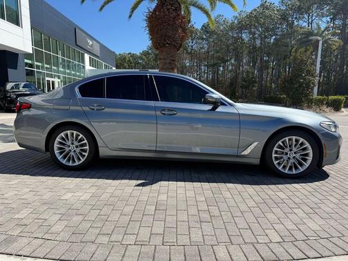 2021 BMW 530 530i