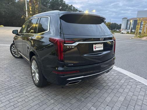 2022 Cadillac XT6 Premium Luxury AWD