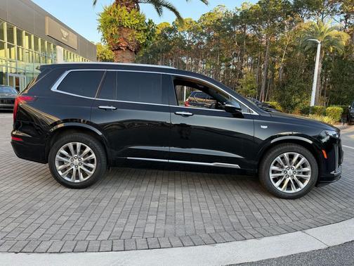 2022 Cadillac XT6 Premium Luxury AWD