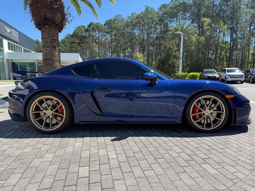 2022 Porsche 718 Cayman GT4